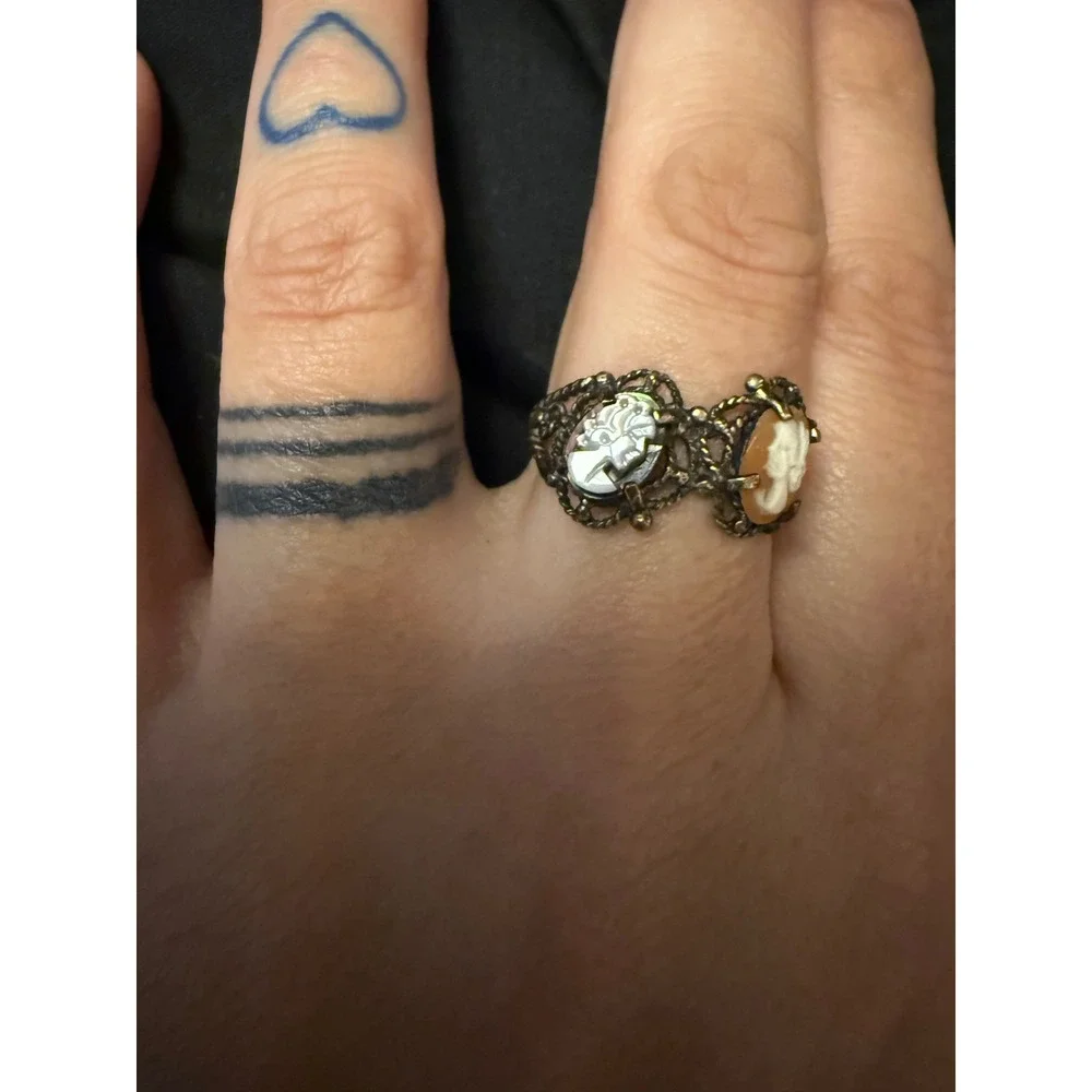Vintage Double Cameo Ring Antiqued Gold Tone Filigree Band Size 7.5 Victorian